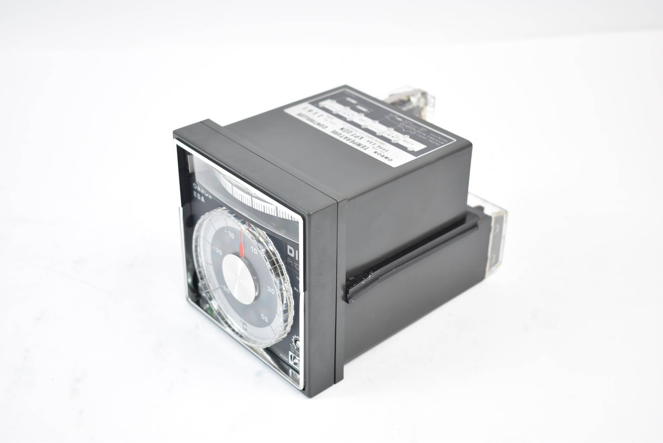 Omron Solid State Temperature Controller E5A-XPTDIN -50/50°C AC 110/220 V
