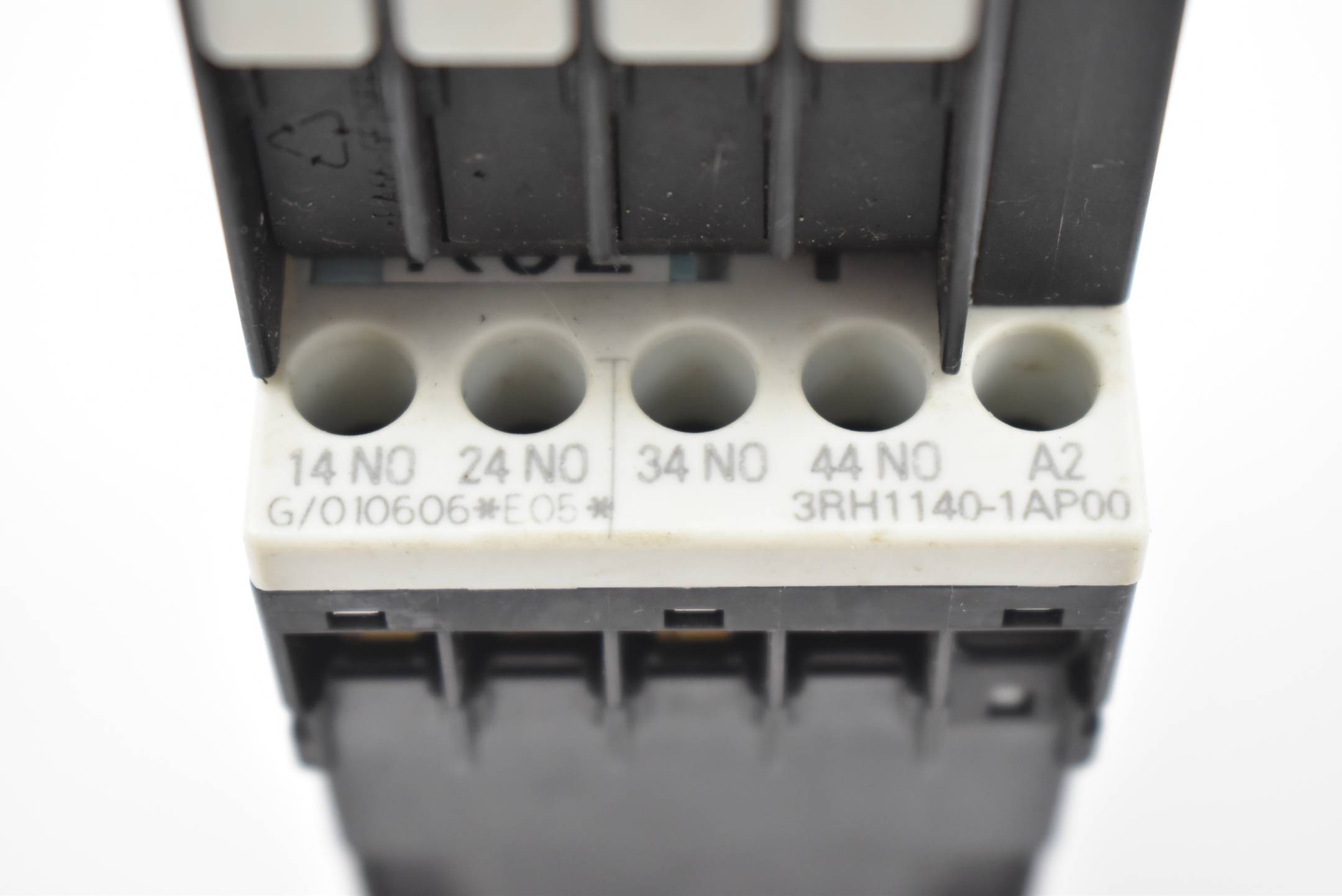 Siemens Sirius Hilfsschütz 3RH1140-1AP00 + 3RH1911-2GA04 + 3RT1916-1BB00