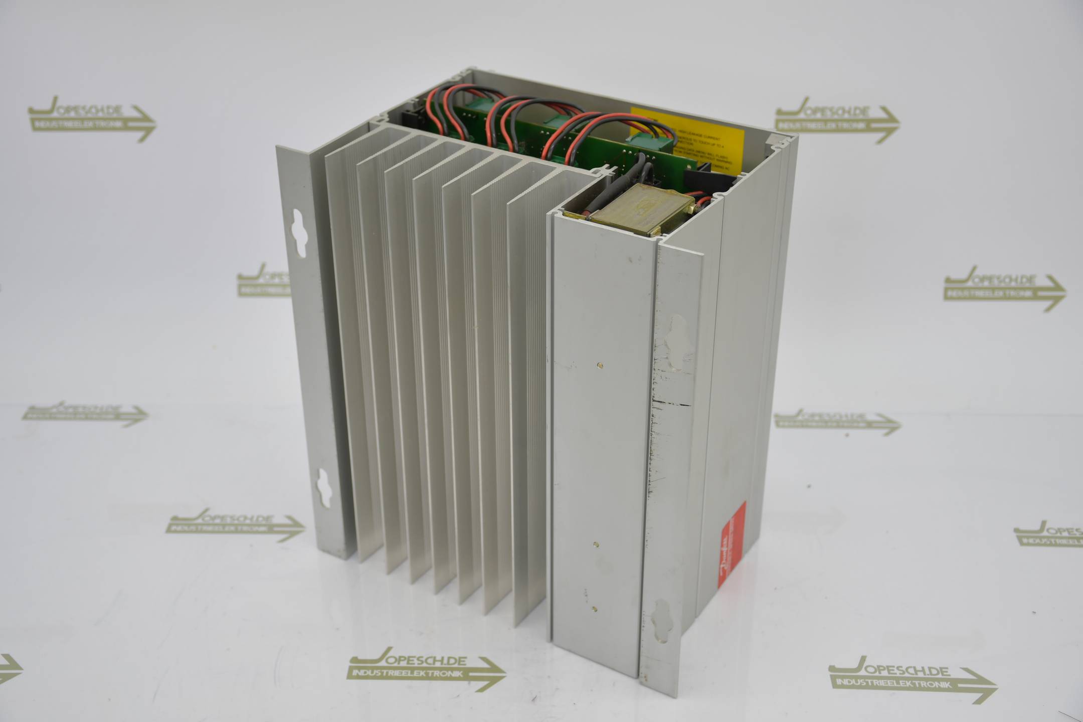Danfoss VLT® Serie 3000 Frequenzumrichter VLT3004 175H8255