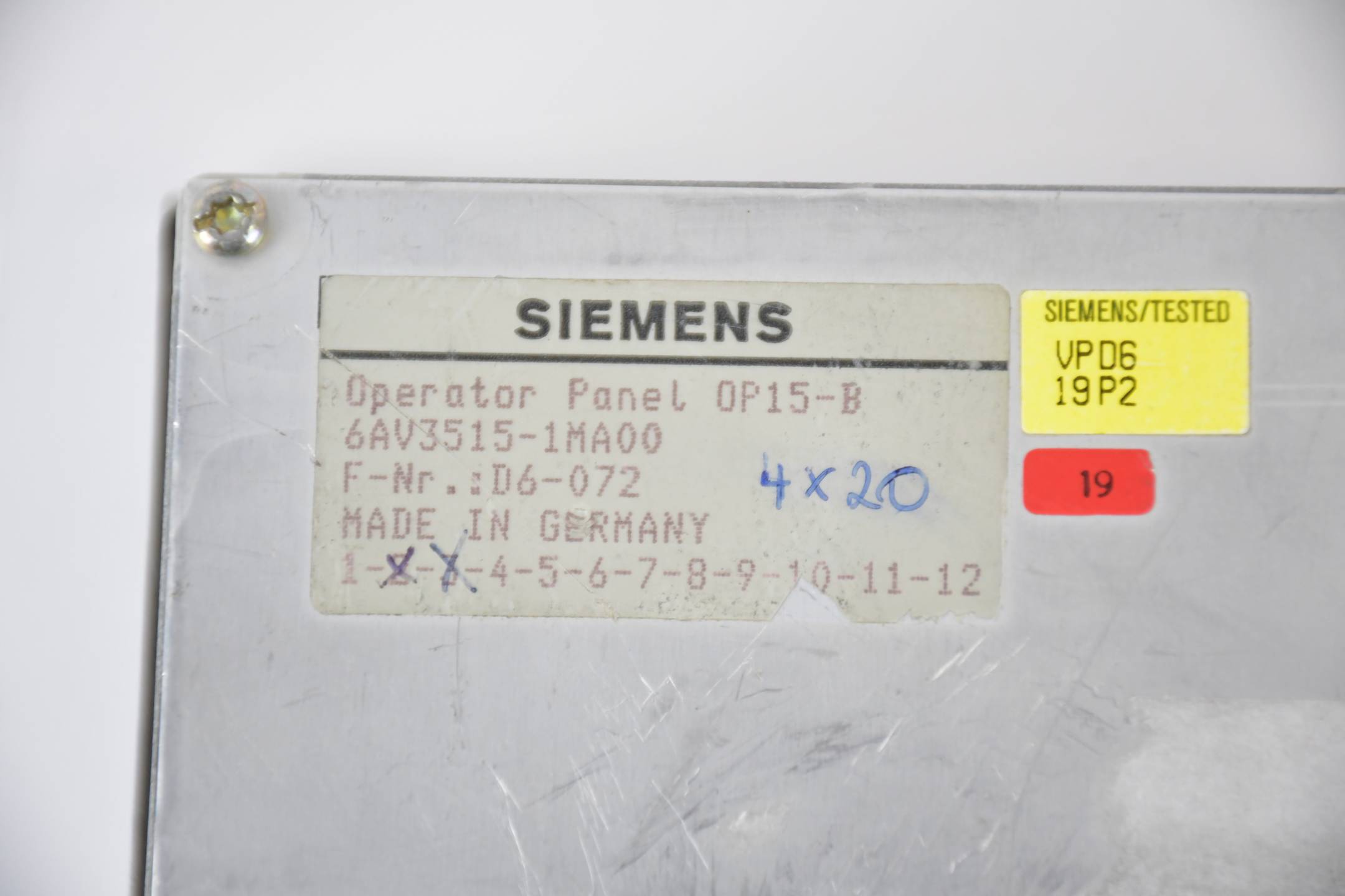 Siemens OP15-B operator panel 4-Zeilig 6AV3515-1MA00 ( 6AV3 515-1MA00 ) E3