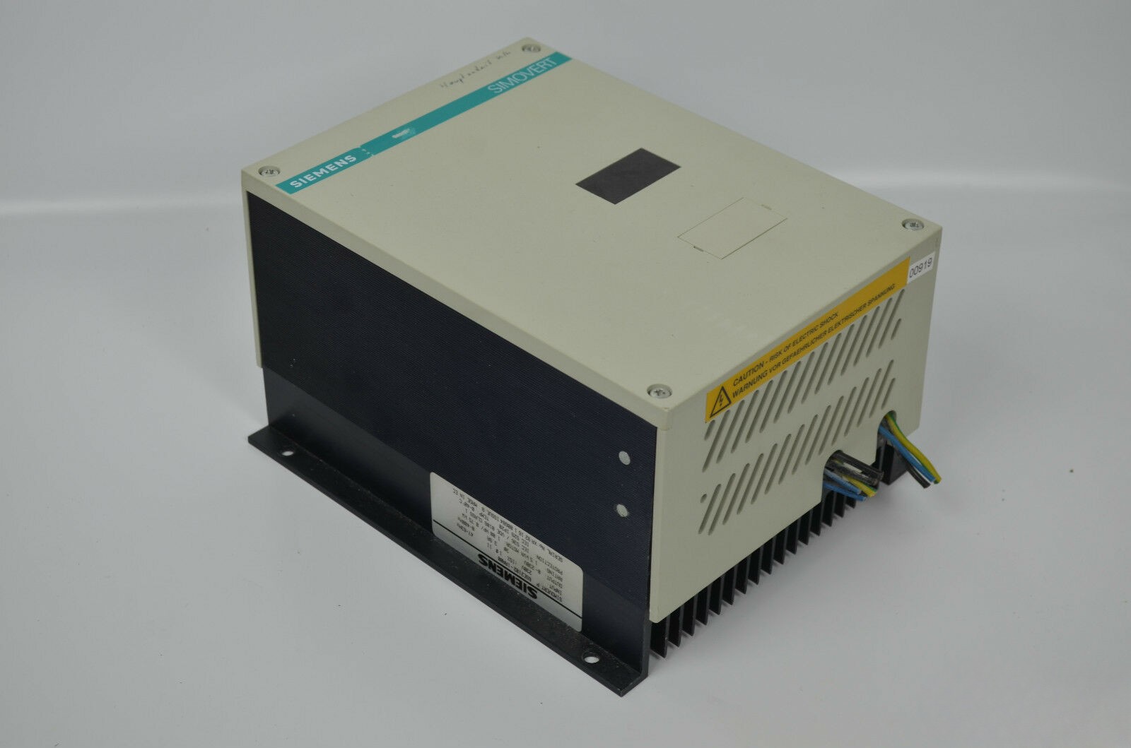 Siemens simovert P 6SE2102-1AA00 ( 6SE2 102-1AA00 ) Siemens simovert P 6SE2102-1AA00 ( 6SE2 102-1AA00 )