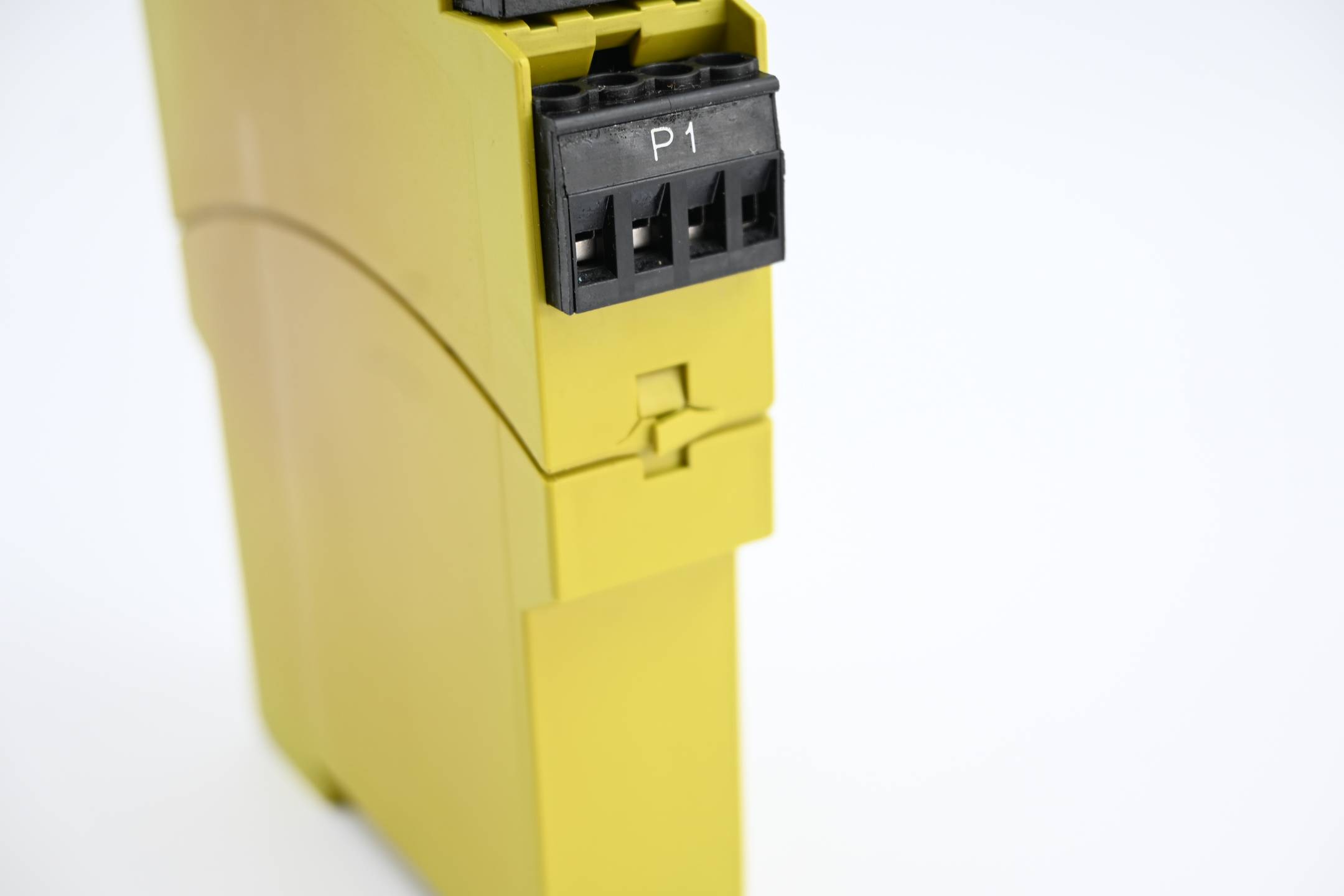 Pilz Sicherheitsschaltgerät PNOZ e1p 24VDC 2n/o ( 774130 )