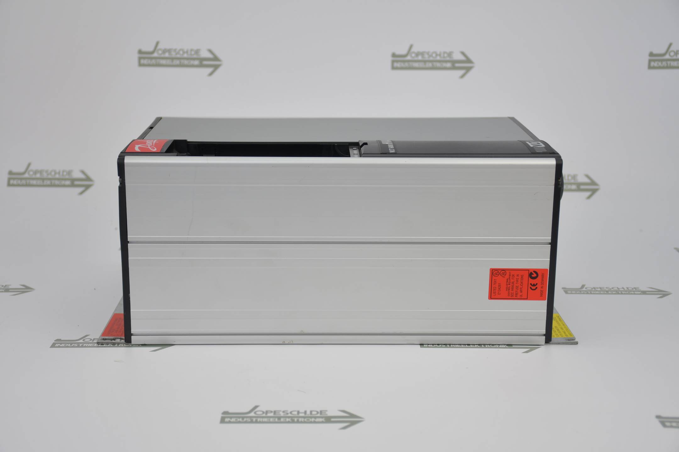 Danfoss VLT® 6000 HVAC Converter VLT6005HT4C20STR3D0F00A00C0 ( 178B2020 )