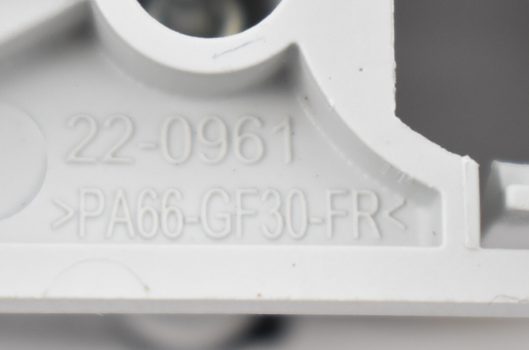 D0-Reiter-Sicherungssockel 36mm 22-0961 ( PA66-GF30-FR ) +Sicherungskappe 63/400