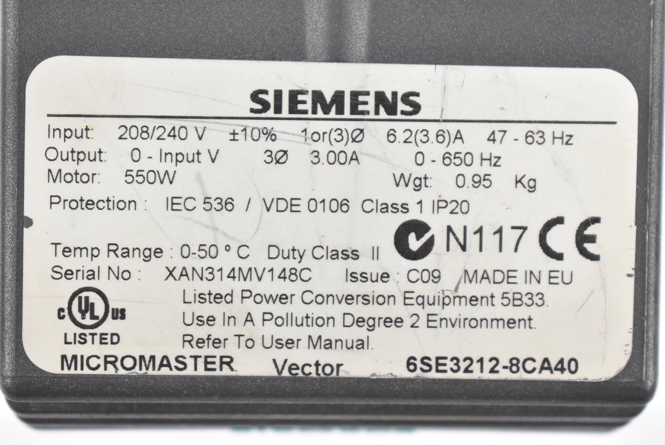 DEFEKT Siemens Micromaster Vector 280/240V 550W 6SE3212-8CA40 ( 6SE3 212-8CA40 )