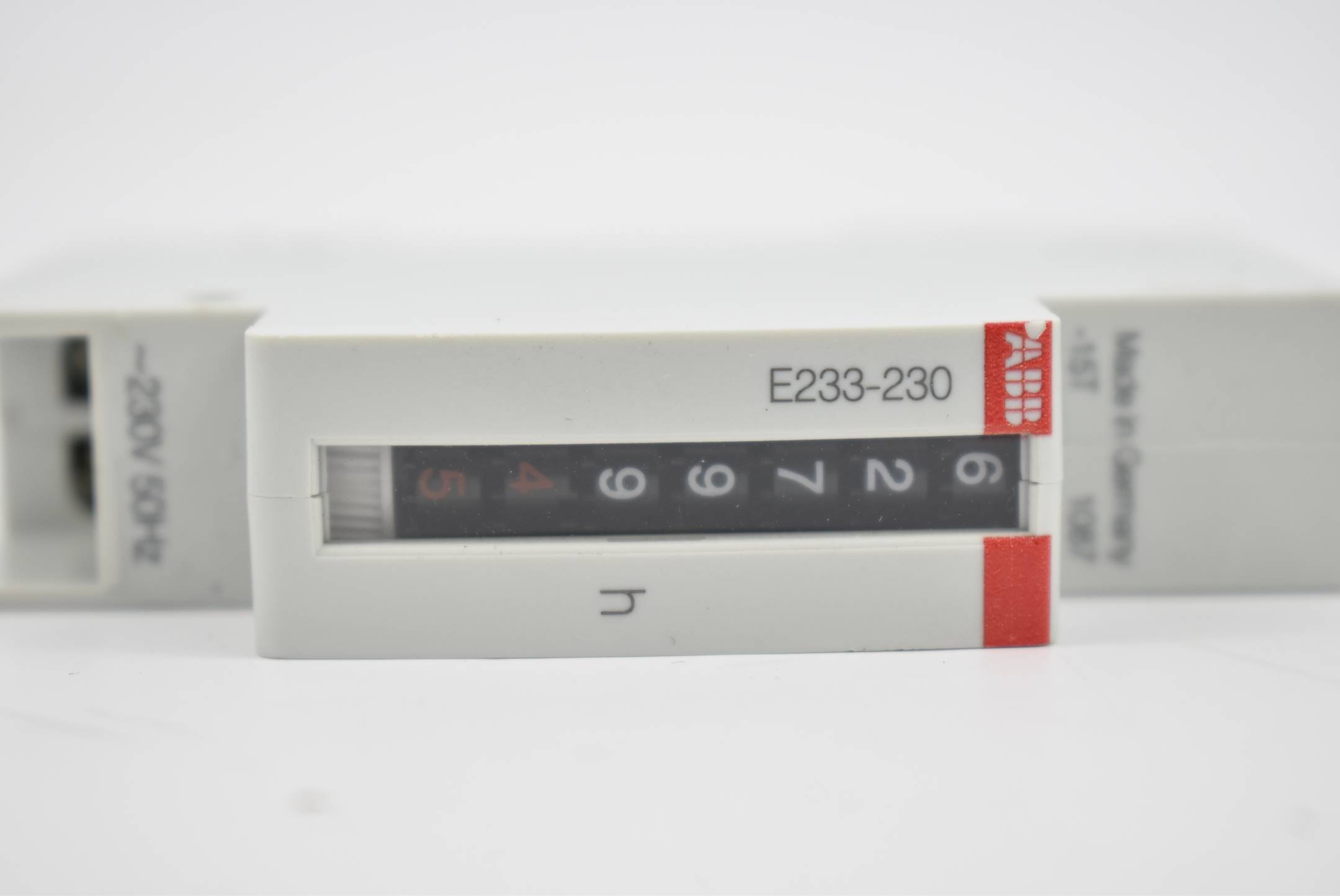 ABB Betriebsstundenzähler E233-230 ( 230V 50Hz )