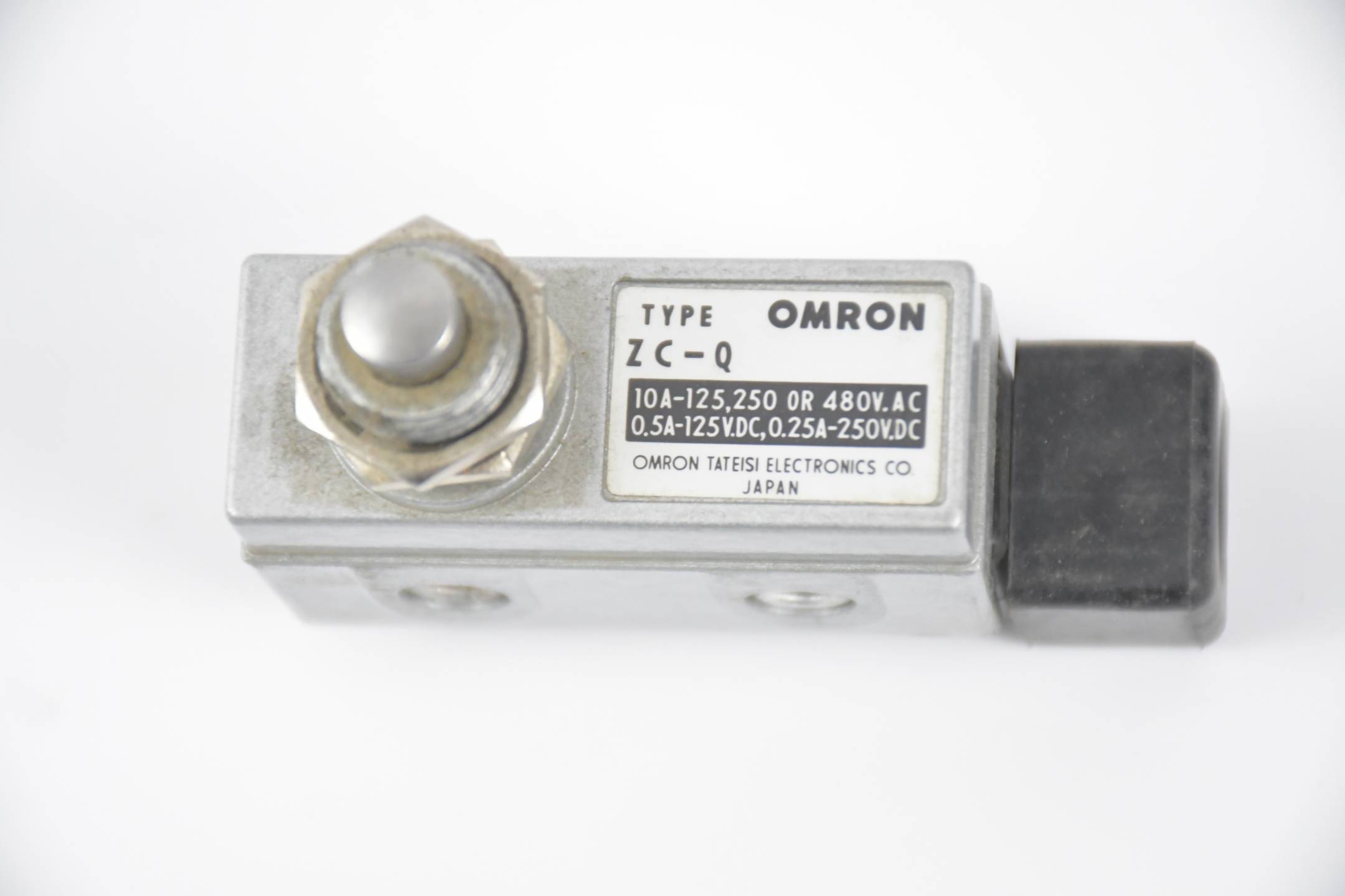 Omron Positionsschalter in kompaktem Metallgehäuse mit Klemmenblock ZC-Q 5 Stück