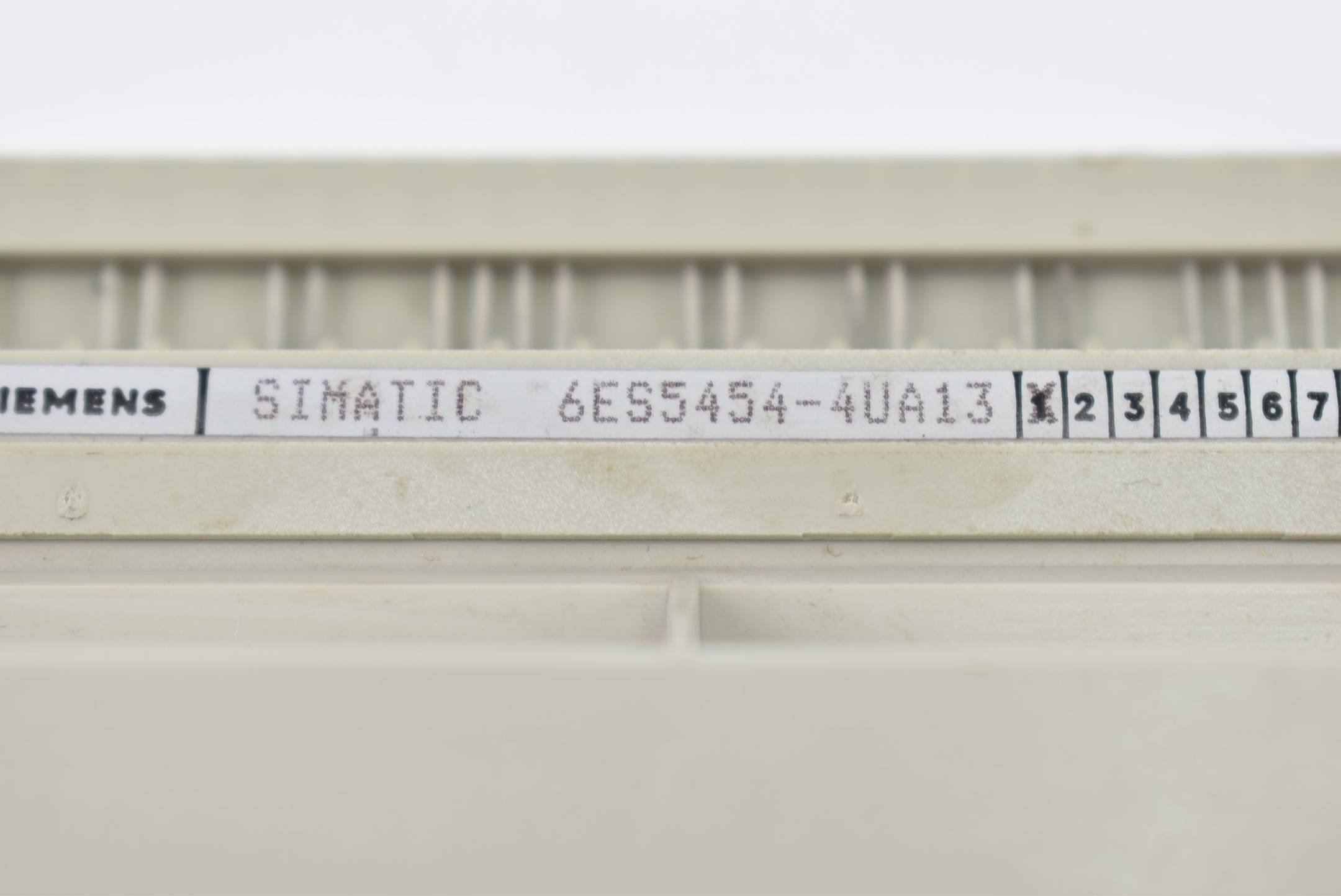 Siemens simatic S5 digital 24VDC 2A 6ES5 454-4UA13 ( 6ES5454-4UA13 )
