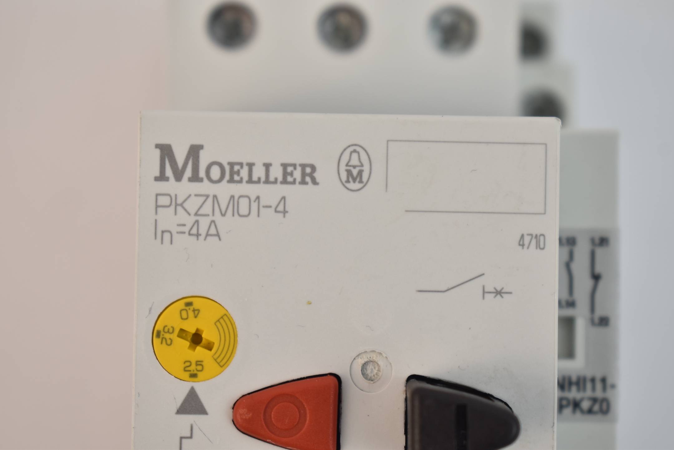 Moeller Motorschutzschalter PKZM01-4 + Hilfsschalter NHI11-PKZ0