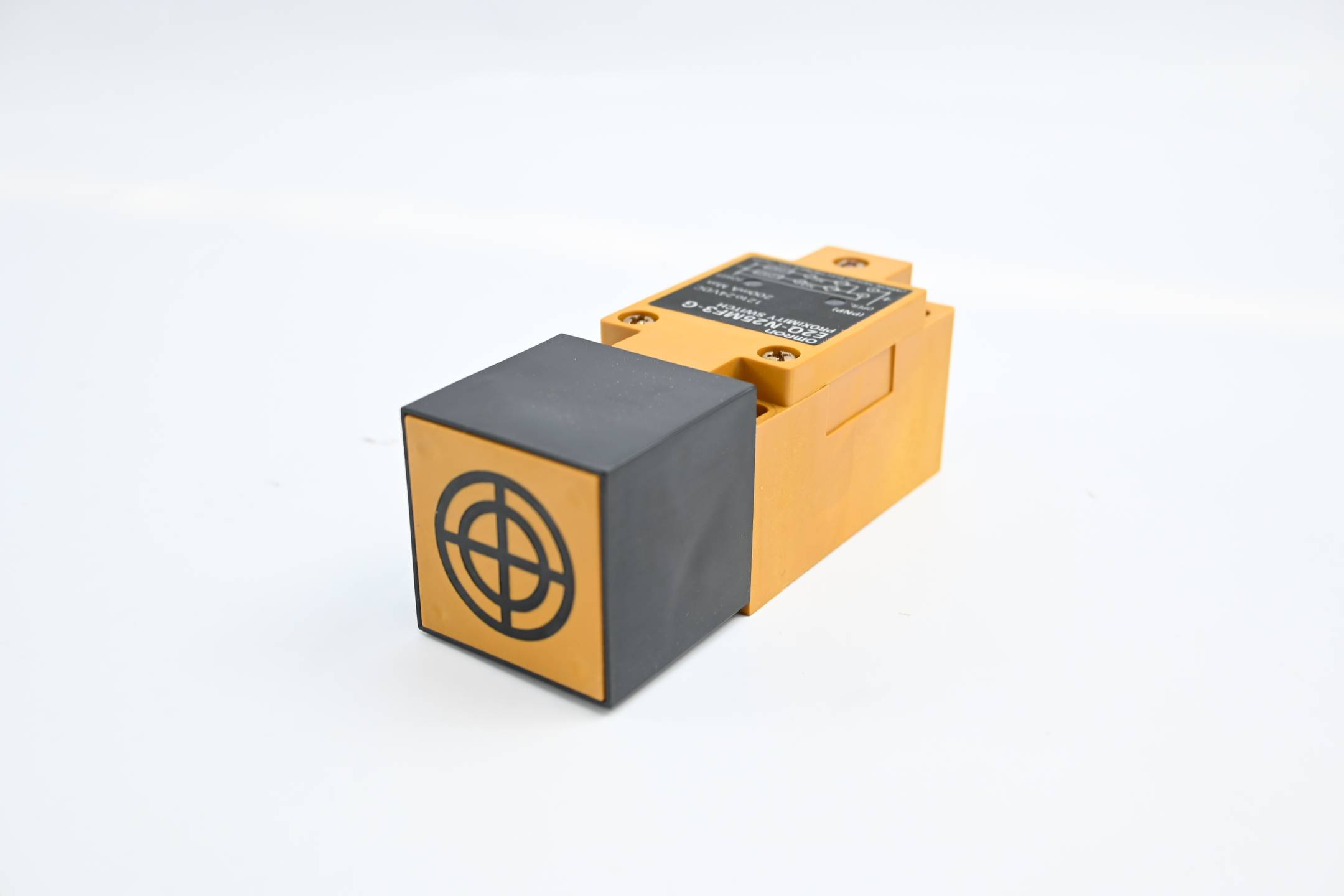 Omron Proximity Switch Näherungsschalter 12-24 VDC ( E2Q-N25MF3-G )