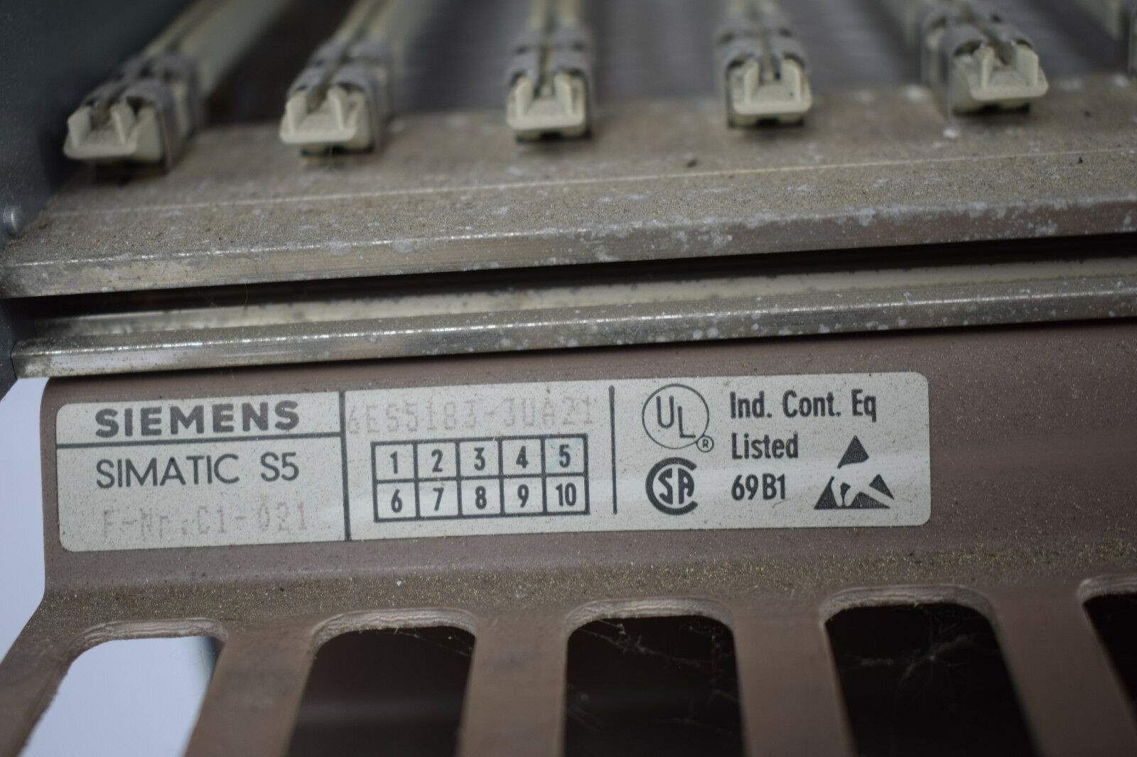 Siemens Simatic S5 Zentralgerät ( Rack ) 6ES5 183-3UA21 ( 6ES5183-3UA21 )