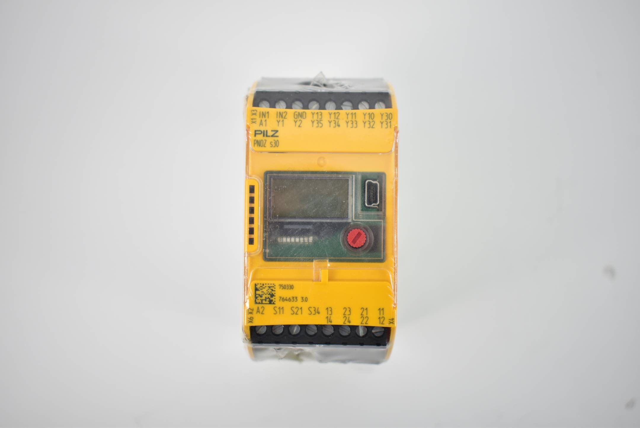 Pilz PNOZ s30 Sicherheitsschaltgerät 24-240VACDC 2 n/o 2 n/c  5,5W ( 750330 ) 