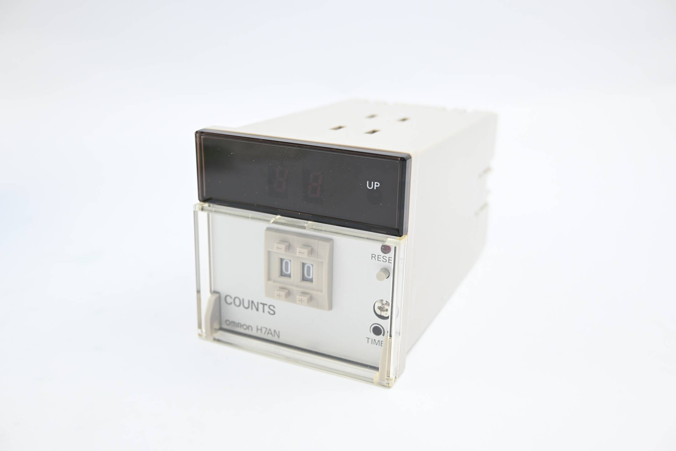 Omron Counter Zähler 99 100-240 VAC ( H7AN-2DM )