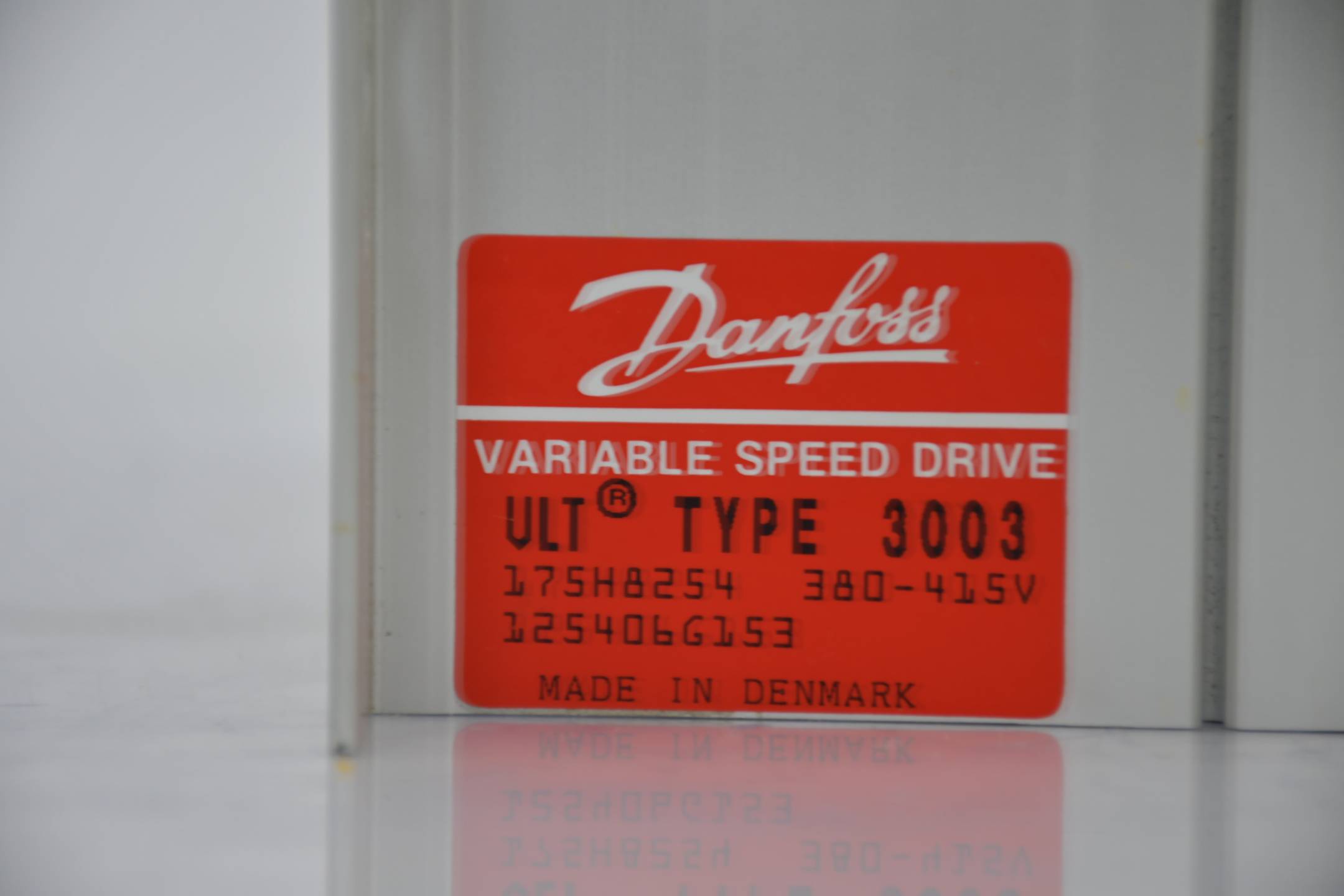 Danfoss VLT® 3000 Automation Drive Frequenzumrichter VLT3003 175H8254