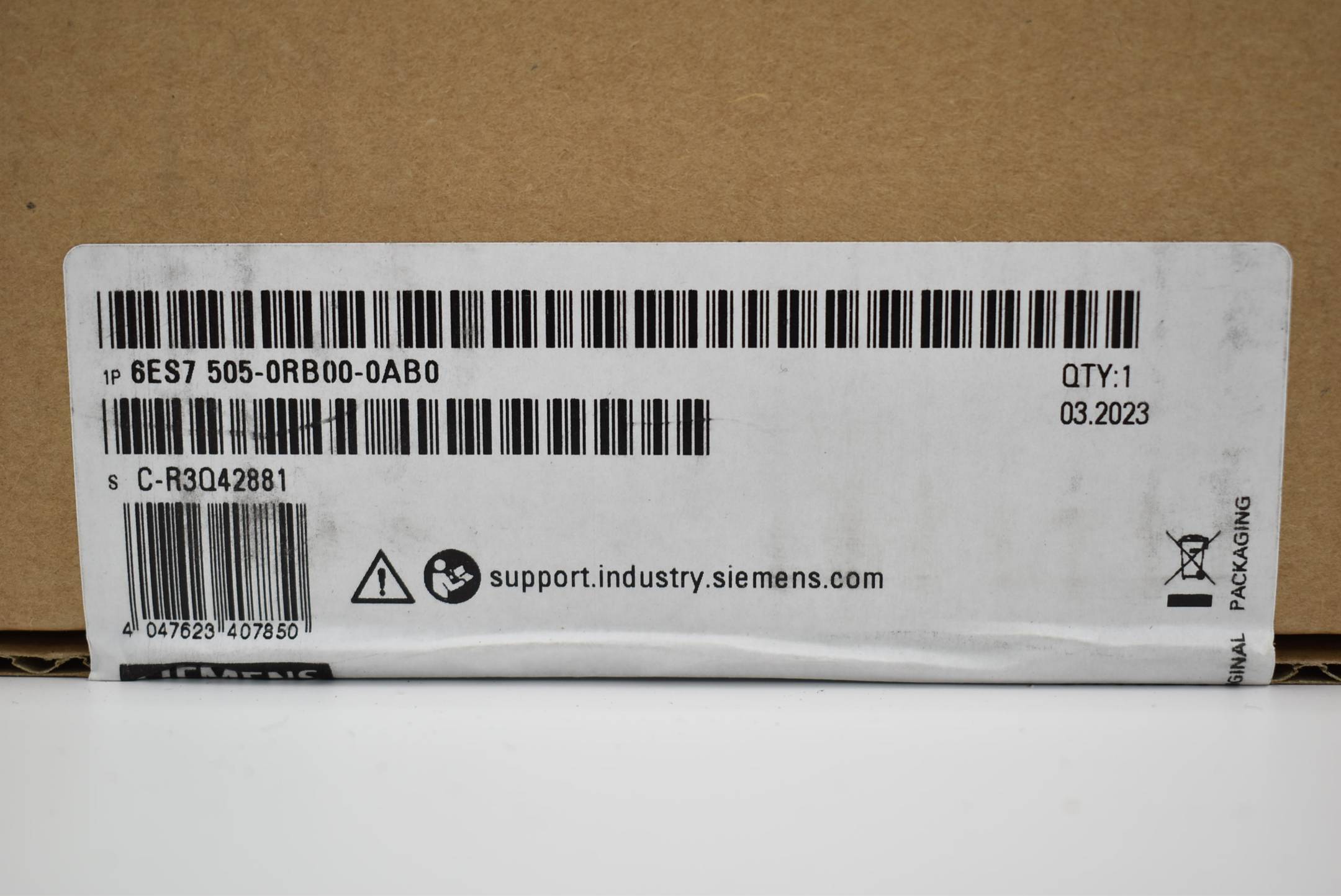 Siemens simatic S7-1500 6ES7 505-0RB00-0AB0 ( 6ES7505-0RB00-0AB0 ) E5