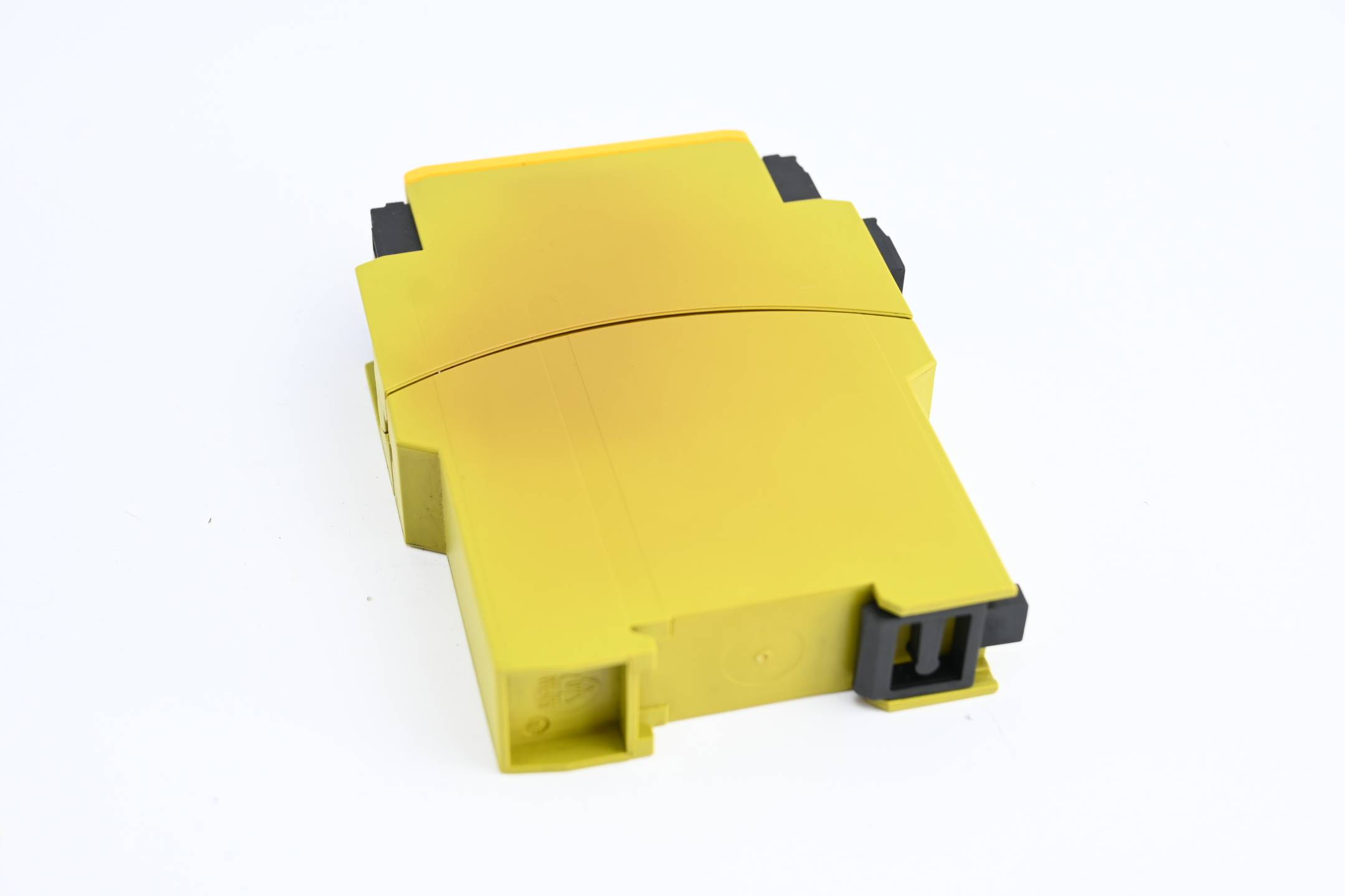 Pilz Sicherheitsschaltgerät PNOZ e1p 24VDC 2n/o ( 774130 )