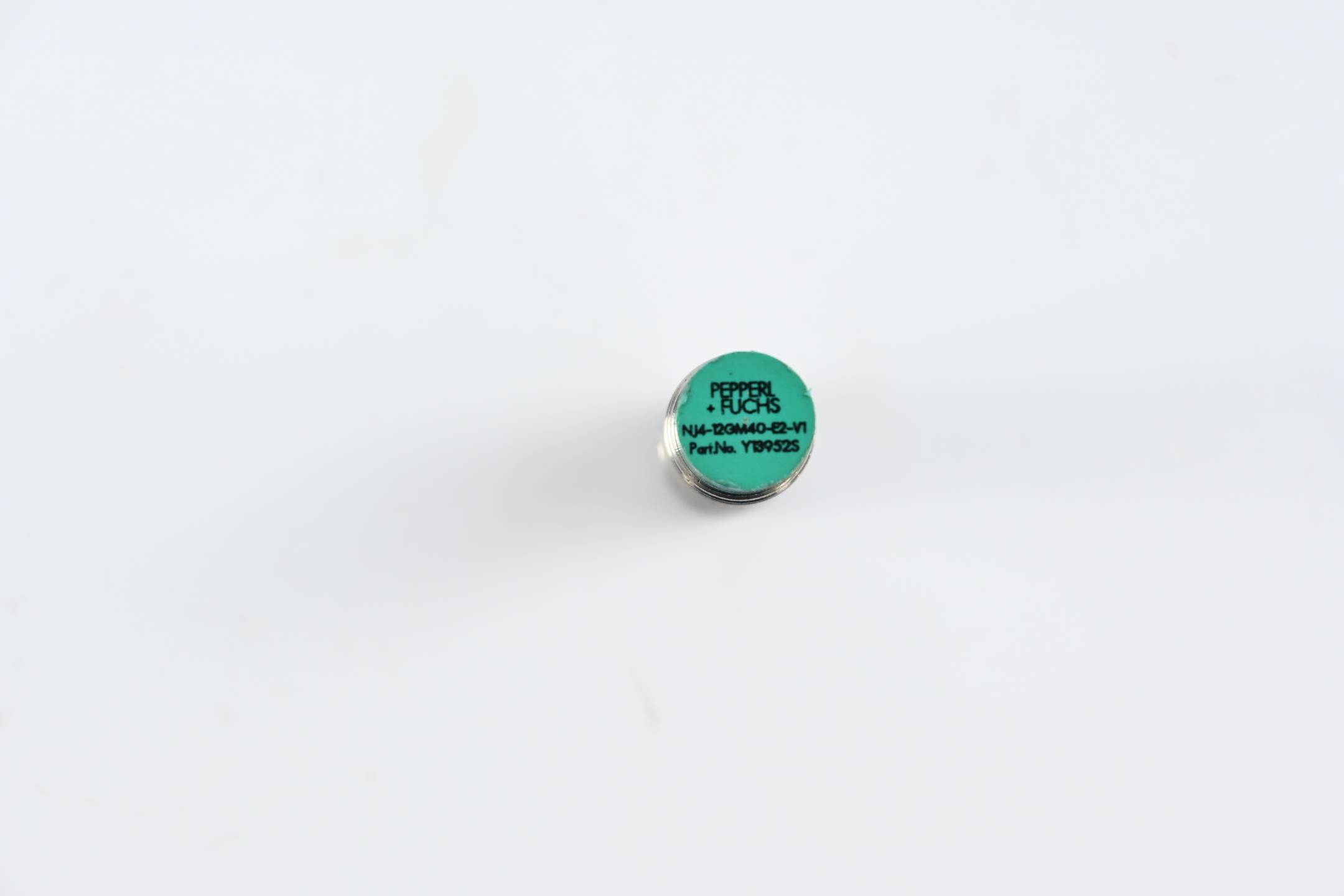 Pepperl+Fuchs Induktiver Sensor NJ4-12GM40-E2-V1 ( Y13952S )