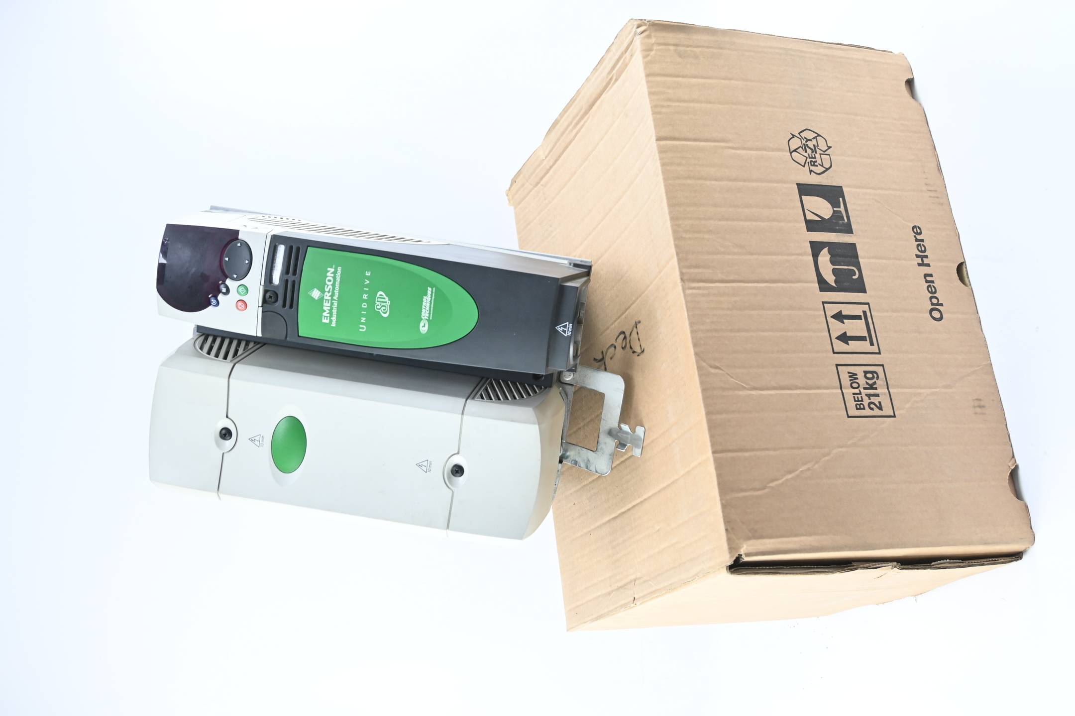Emerson Control Techniques Unidrive SP3401 ( 18.0/18.5kW ) inkl. SM-Keypad