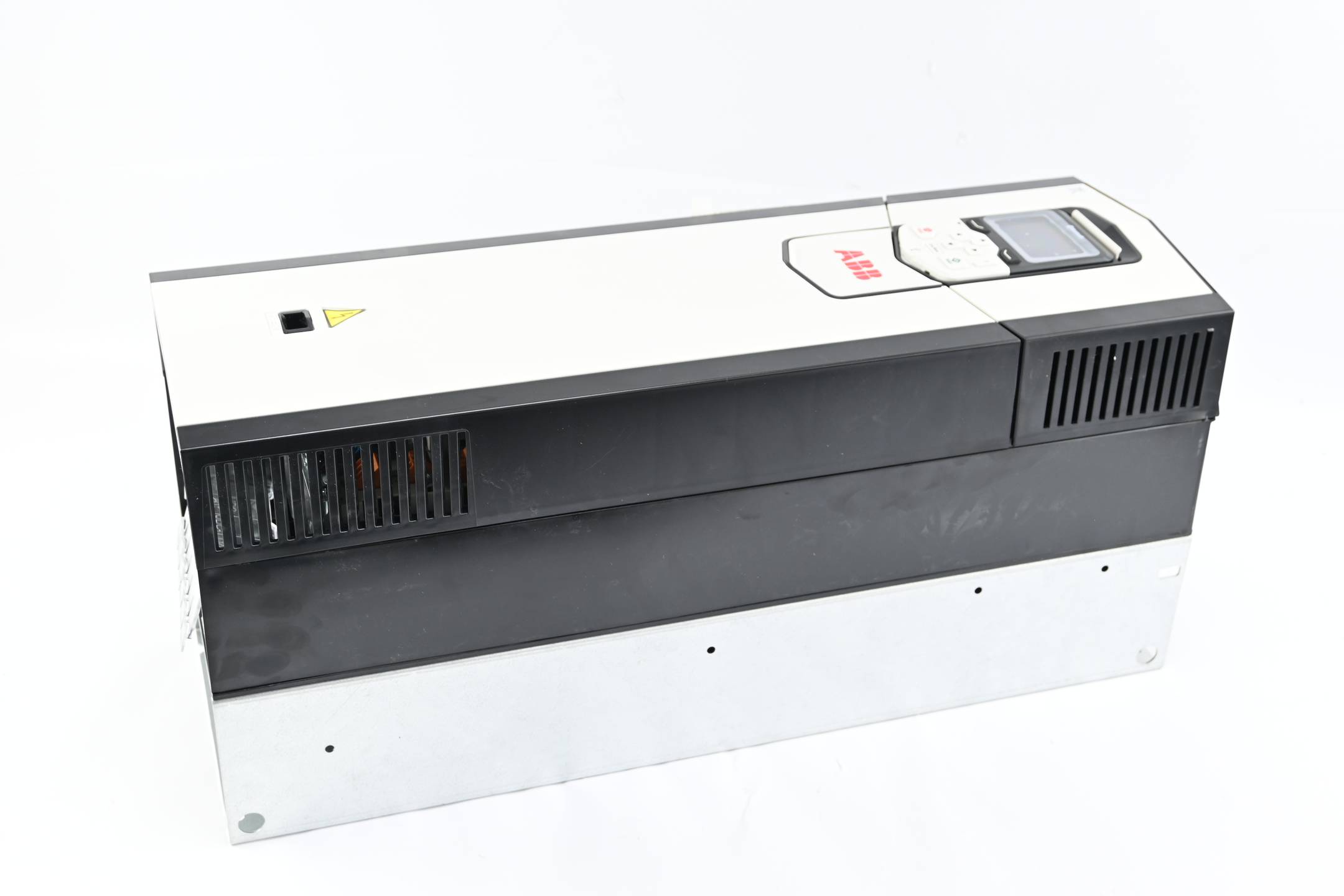 ABB Frequenzumrichter ACS880-01-035A-7+D150+L502+N5050+N8015