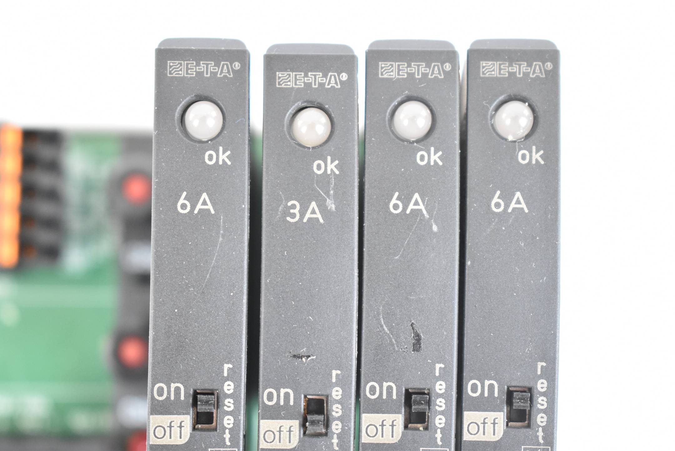 E-T-A ETA Stromverteilungssystem konfiguriert SVS02-04 inkl. ESX10