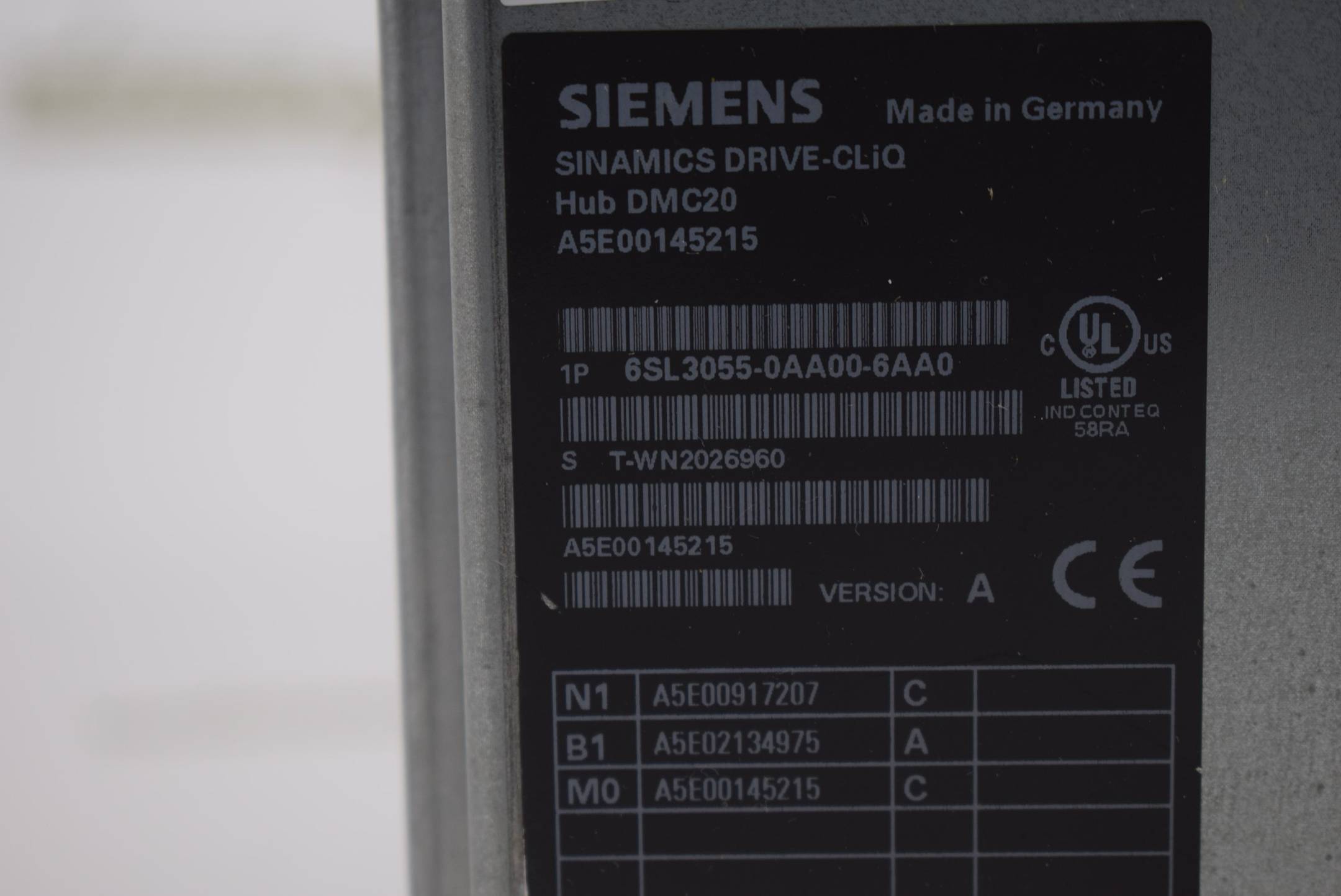 Siemens sinamics Drive-CLiQ Hub DMC20 6SL3055-0AA00-6AA0 ( 6SL3 055-0AA00-6AA0 ) Ver. A