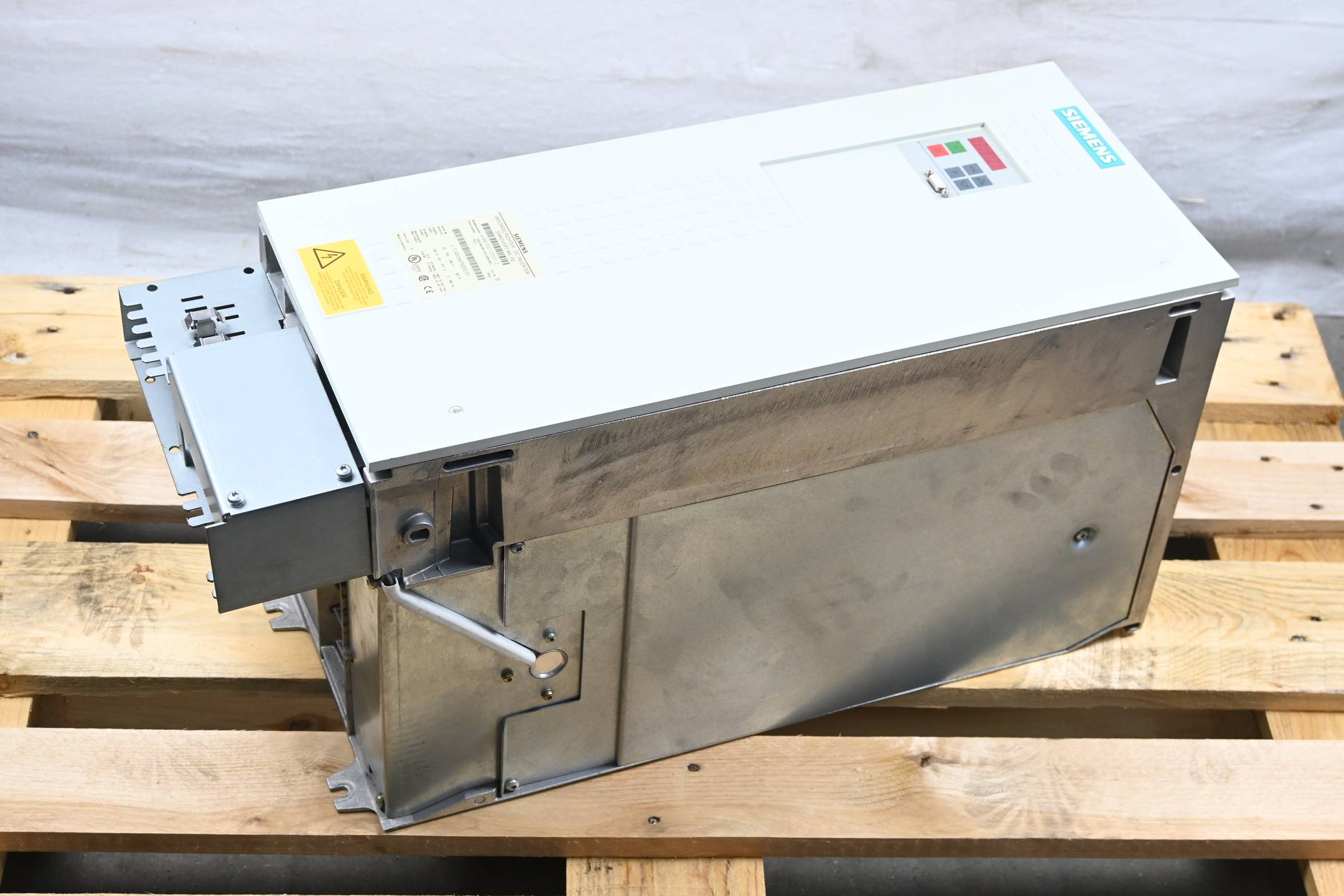 Siemens Simovert Wechselrichter 6SE7027-2TD71-Z ( 6SE7 027-2TD71-Z ) E-Stand: D