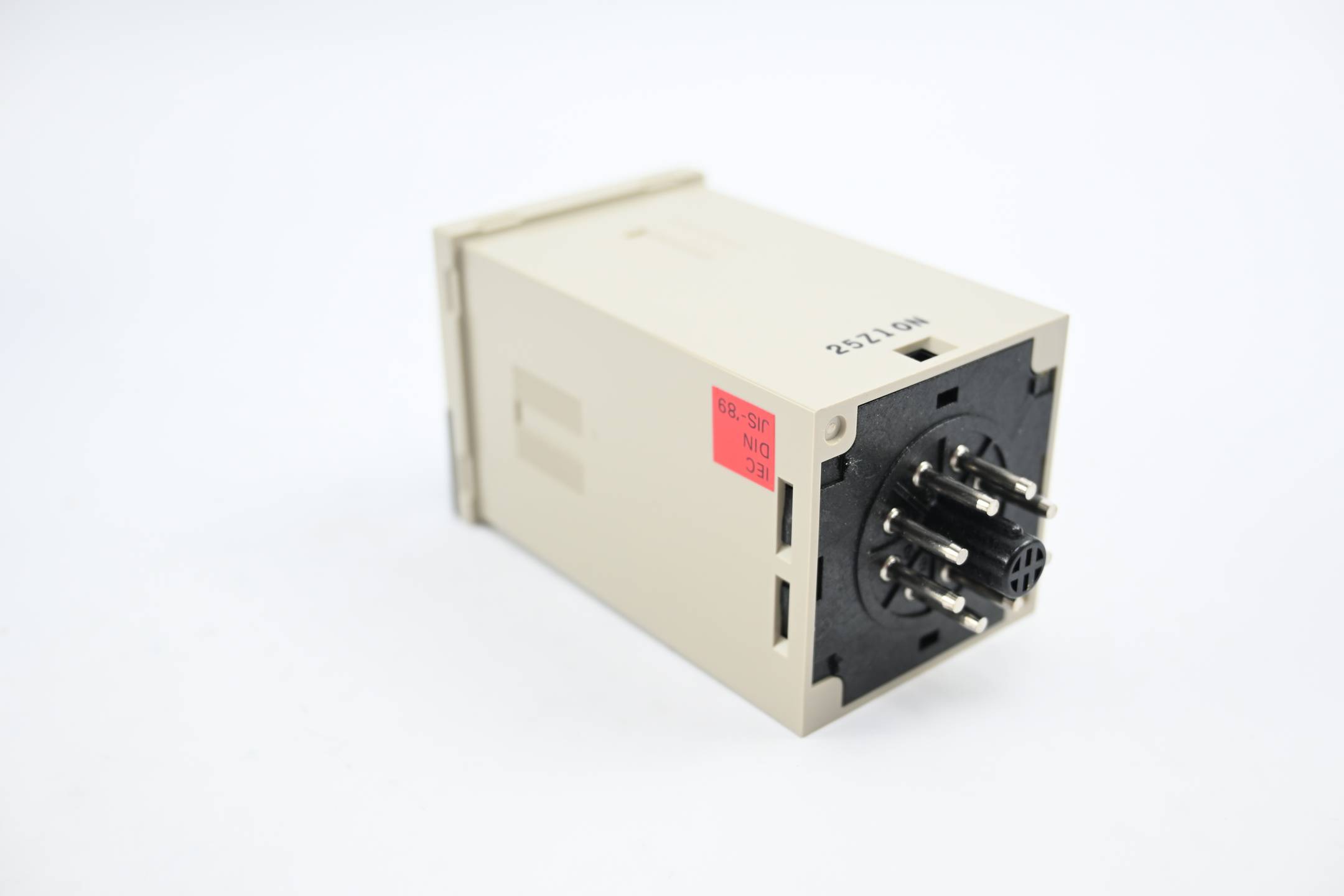 Omron Temperatur Controller 0-399°C 220/240 VAC ( E5C4-R40P-D-8 )