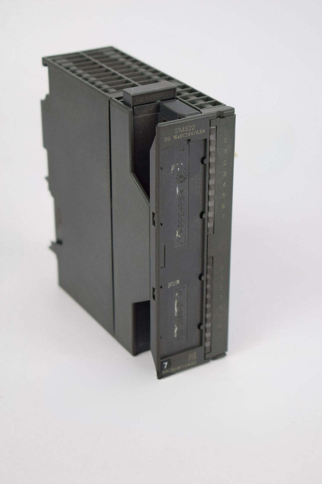 Siemens simatic S7-300 SM322 6ES7 322-1BH81-0AA0 ( 6ES7322-1BH81-0AA0 ) E5