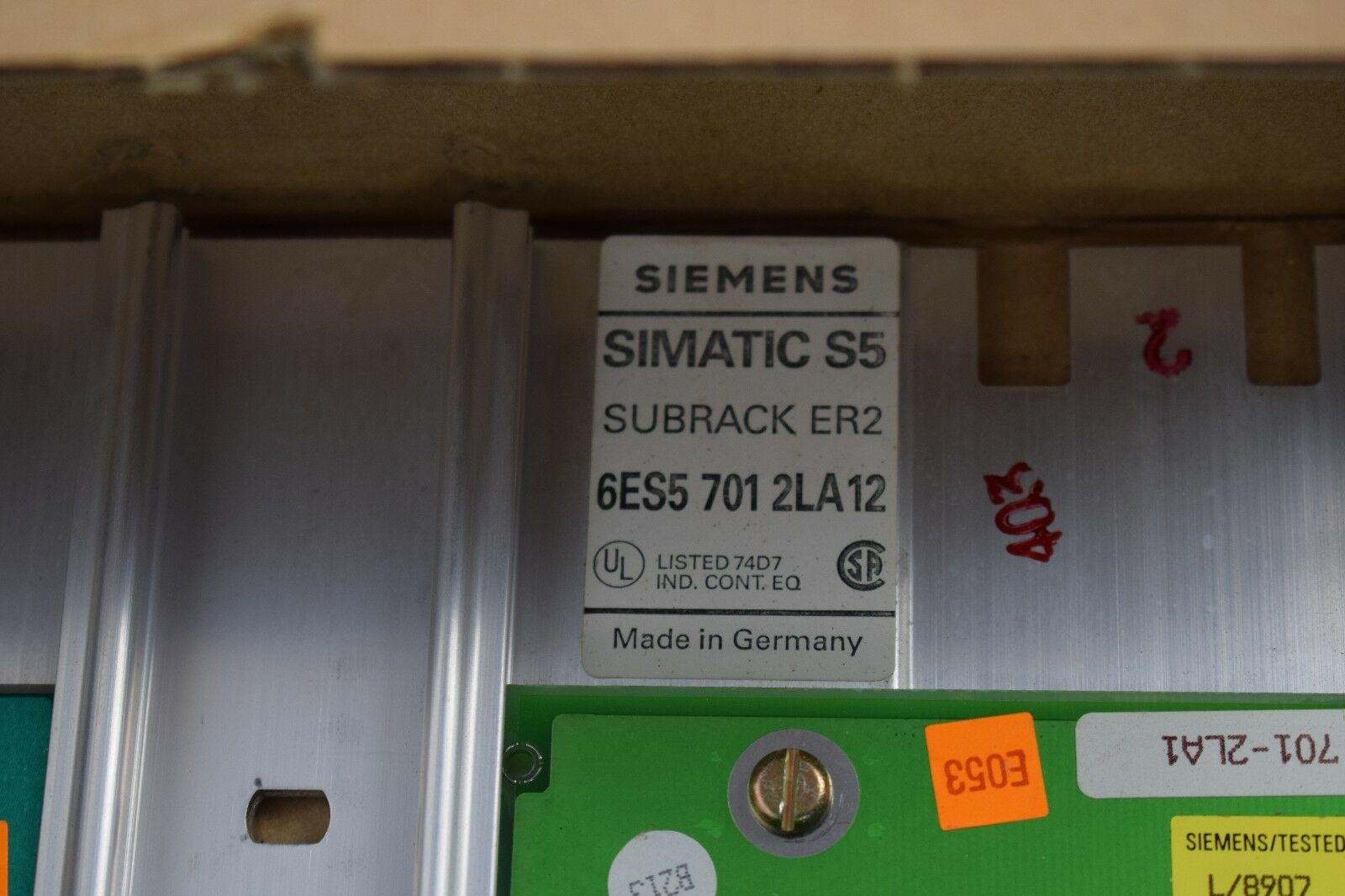 Siemens simatic S5 SUBRACK ER2 6ES5 701-2LA12 ( 6ES5701-2LA12 )