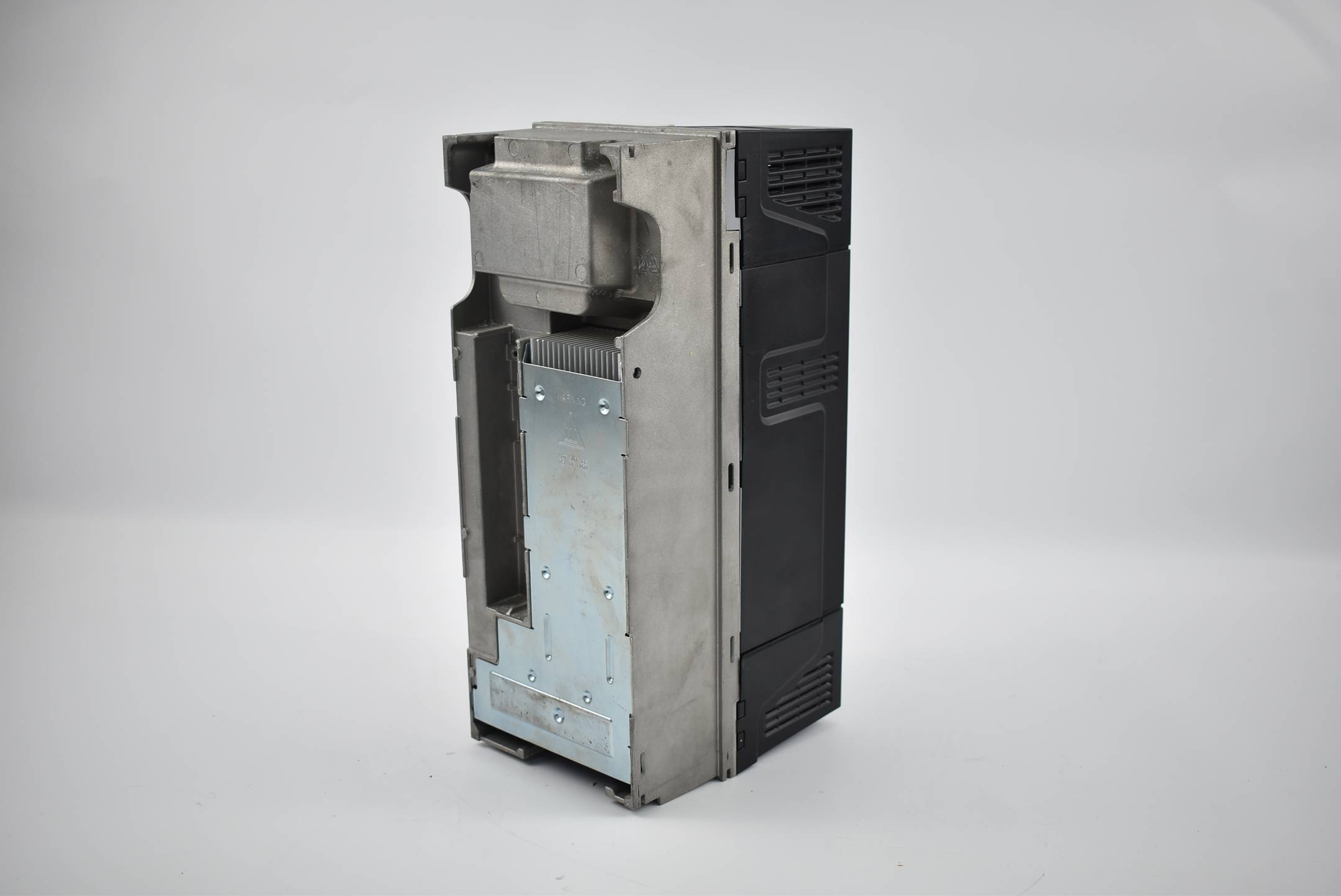 Emerson / Nidec Unidrive M200 M200-054 00270 A ( 11/15kW 380-480V 50-60Hz )