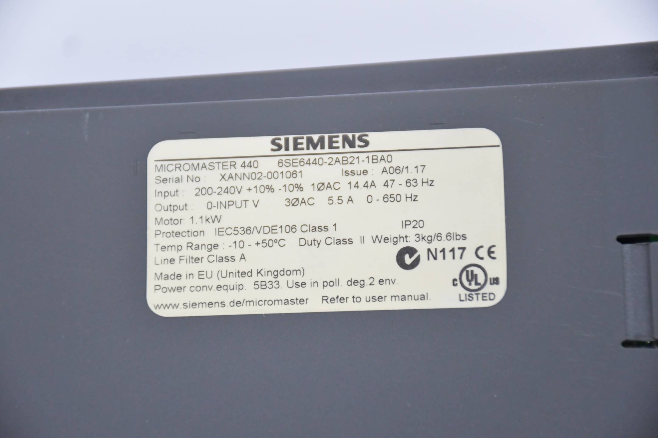 Siemens Micromaster 6SE6440-2AB21-1BA0 Inkl. 6SE6 400-3CC02-6BB0 Ver. A06/1.17
